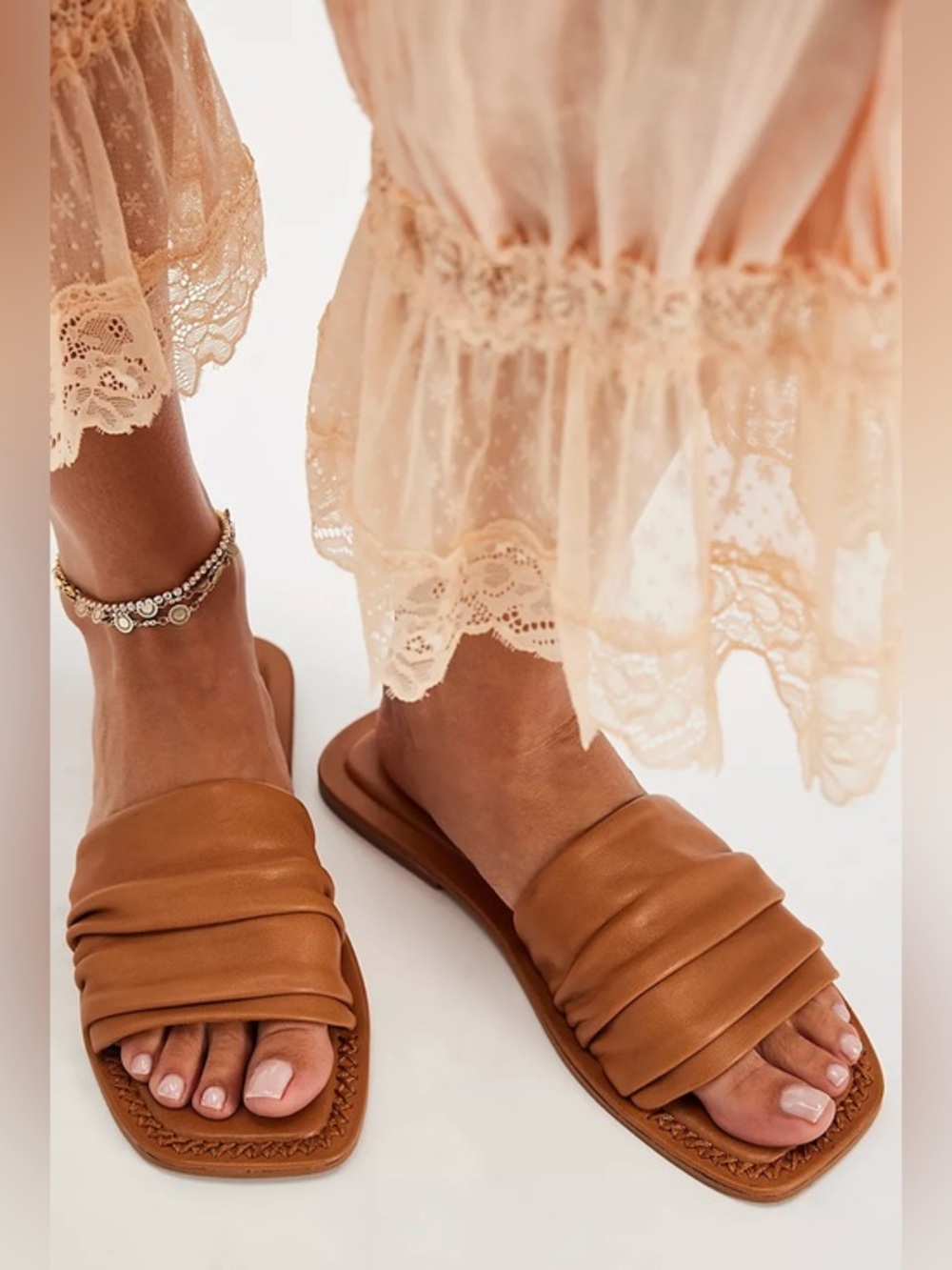 Free People • Evelyn Slip On Sandals Size 6 Tan New